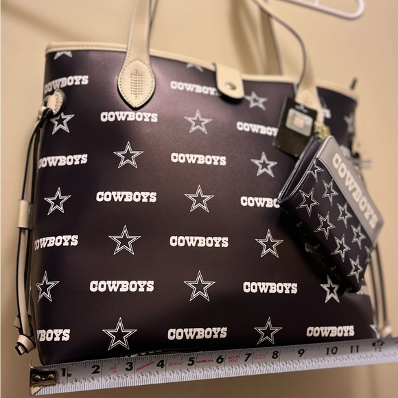 Dallas Cowboys tote purse with a wallet. New - Picture 5 of 7